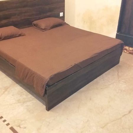 Nikunj Ashram Hotel Vrindavan Ngoại thất bức ảnh