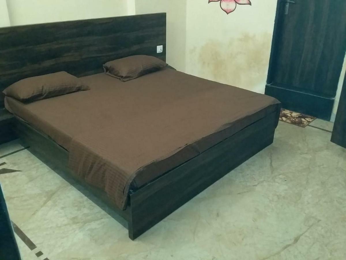Nikunj Ashram Hotel Vrindavan Ngoại thất bức ảnh