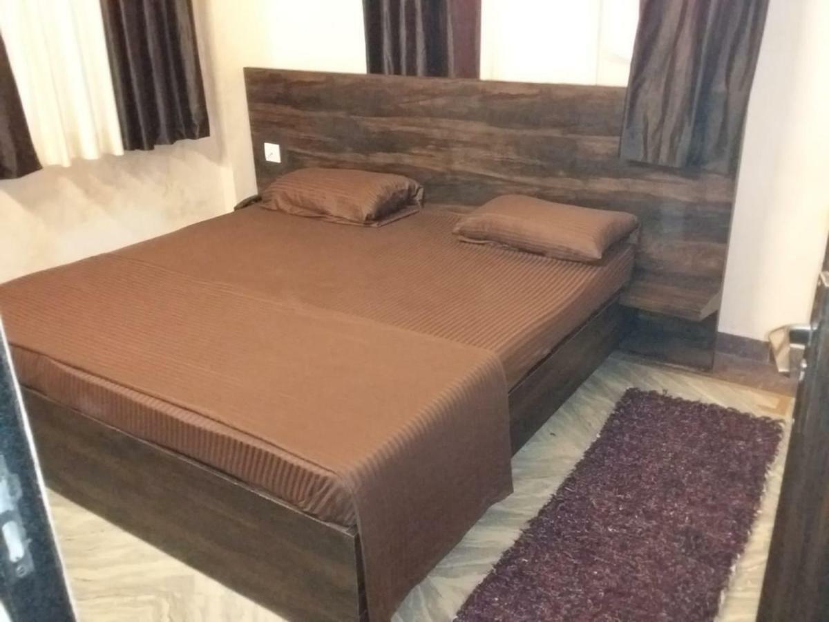 Nikunj Ashram Hotel Vrindavan Ngoại thất bức ảnh
