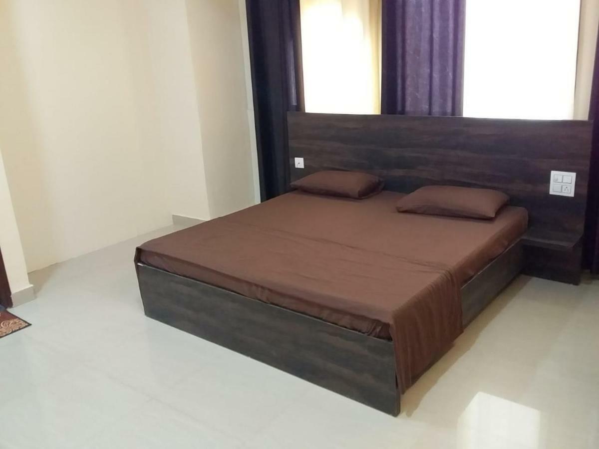 Nikunj Ashram Hotel Vrindavan Ngoại thất bức ảnh